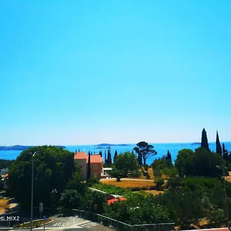 Διαμέρισμα Two Bedroom With Sea View 11 *